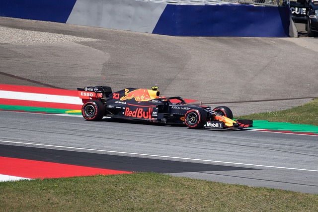 Mercedes Struggles to Keep up with Redbull