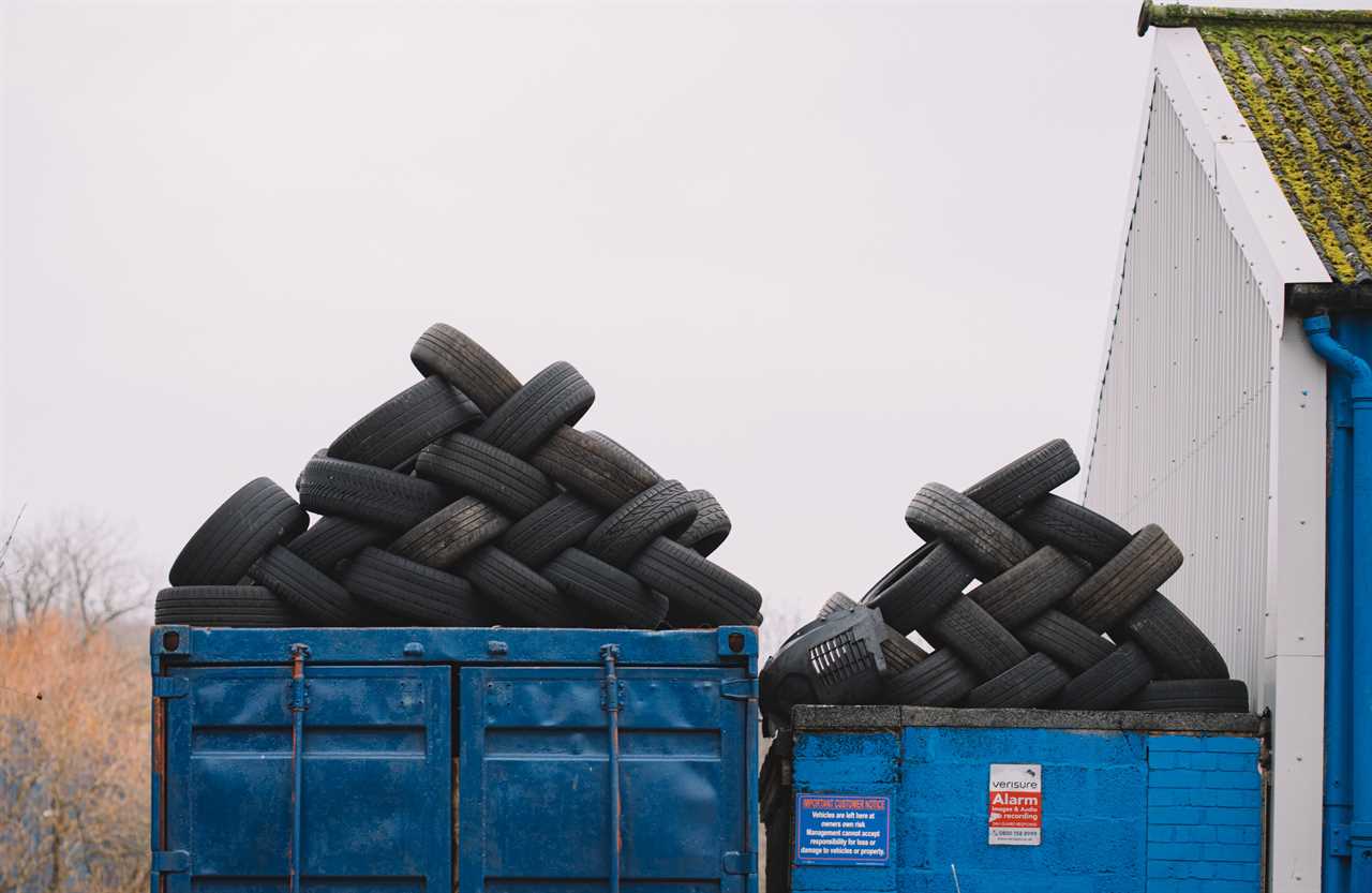 Top 5 Ways Hiring A Skip Can Save Your Business Time And Money