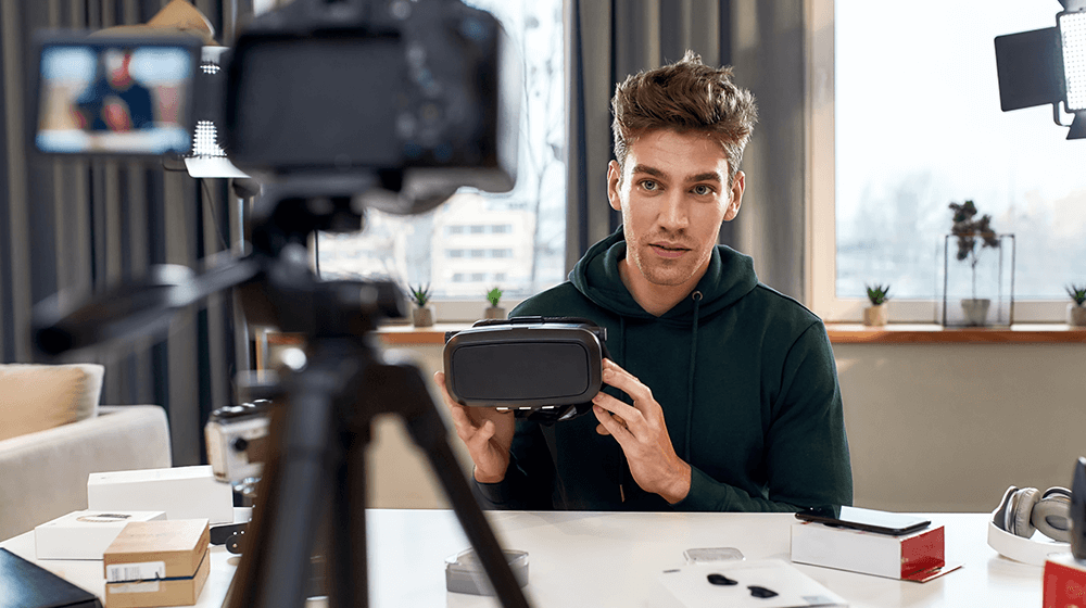 how to make money on social media