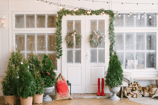 Top 5 Simple Front Door Christmas Decorations Ideas This Year