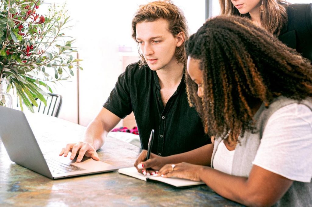 Understanding The Differences Between Marketing And Advertising
