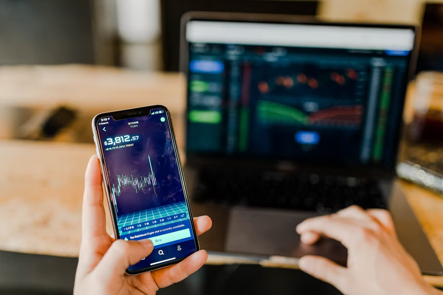 How to Develop a UI/UX Design for a Fintech App: 5 Tips for Startups