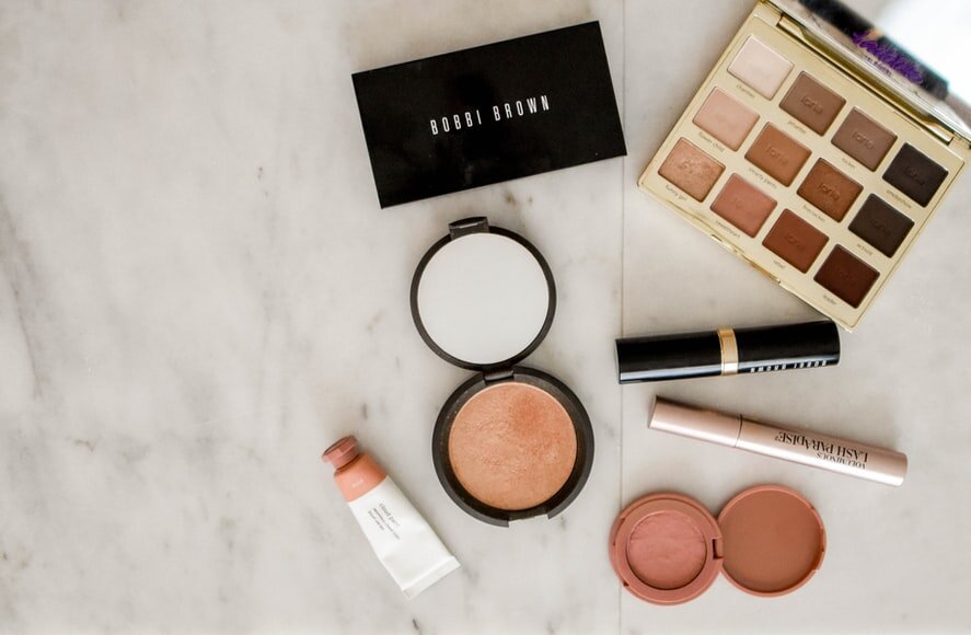 How to Start a Makeup Business? 9 Easy Steps to Follow