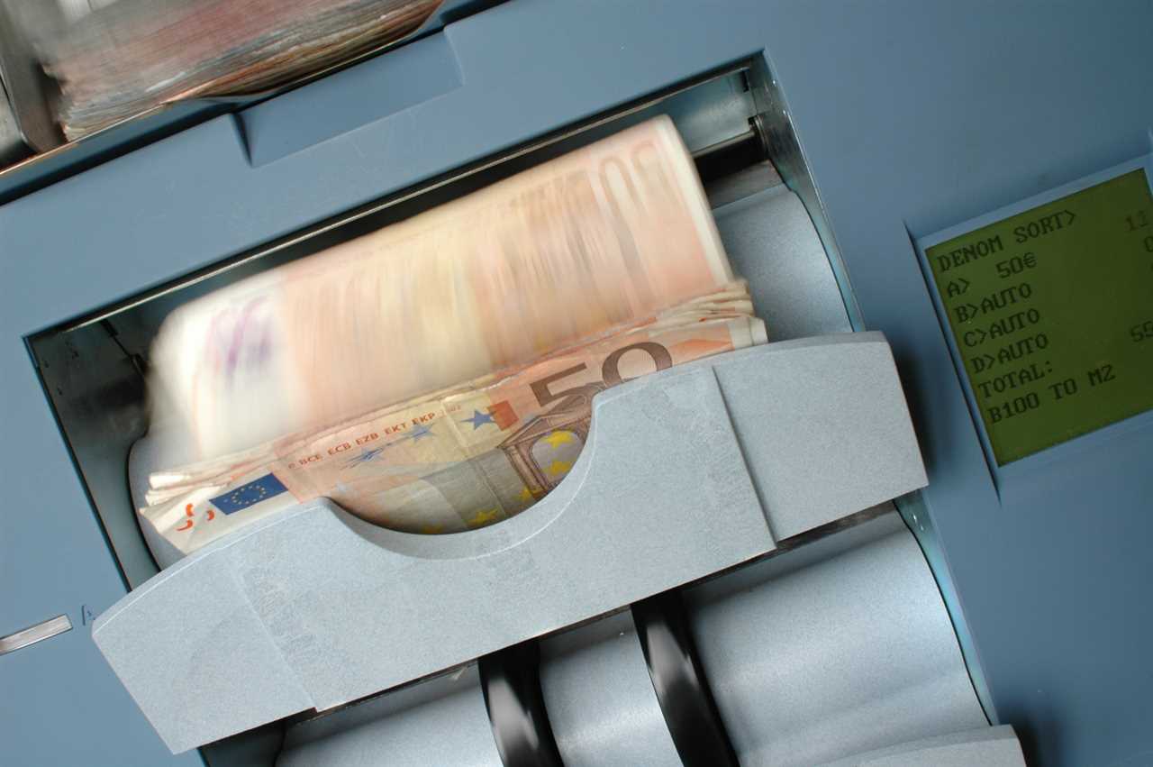 The Benefits of a Cash Counting Machine