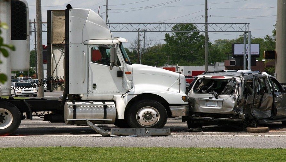 Benefits of Hiring a Truck Accident Attorney – Making Things Easier