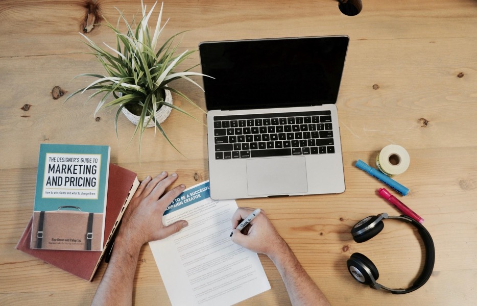 Pros And Cons Of a Marketing Degree