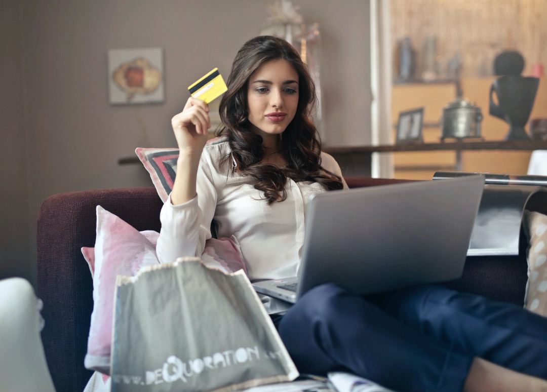 5 Things to Look for When Shopping for Women’s Clothing Online