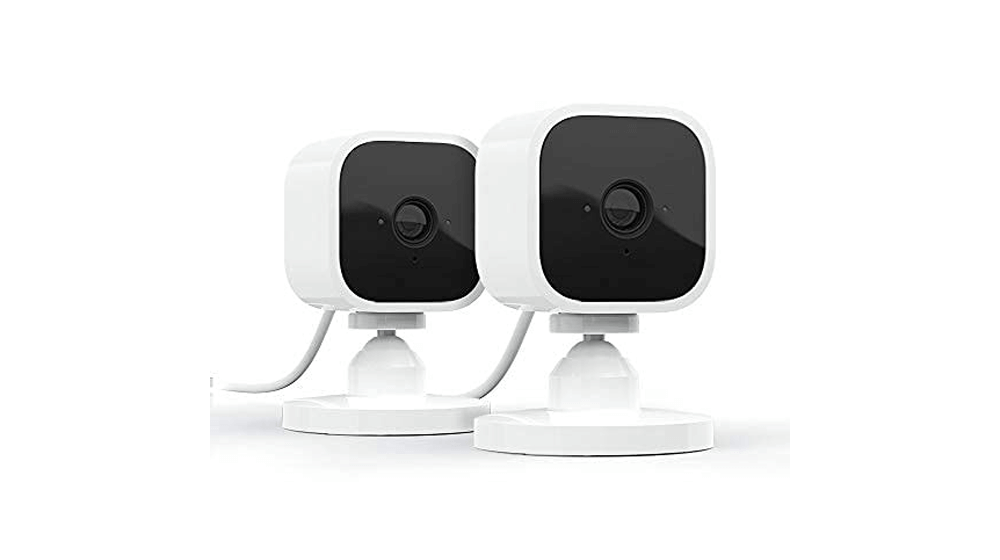Blink Mini &ndash; Compact indoor plug-in smart security camera