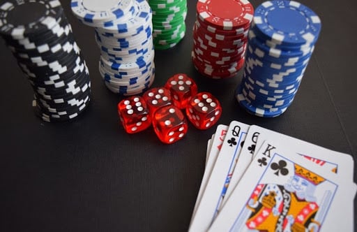 How the Latest Tech Trends in Casinos are Transforming the Gambling Industry