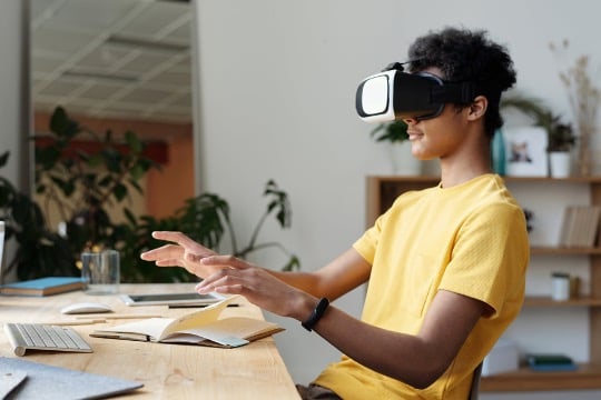 Here’s How Virtual Reality Is Revolutionizing The Education Sector