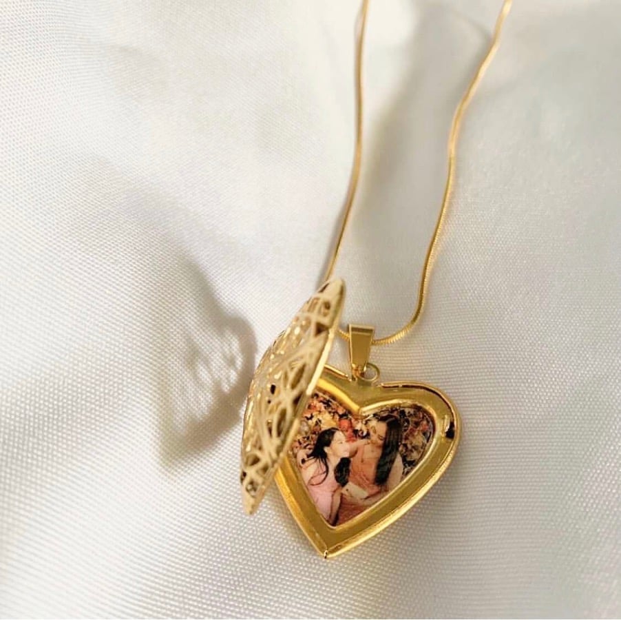 How to choose the perfect picture locket necklace for you?