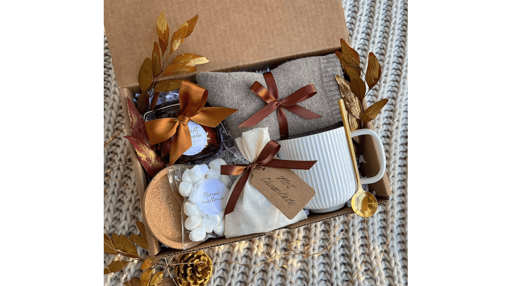 Fall gift box, warm gift, thankful for you, hygge gift basket, birthday gift idea, gift box for women, care package, thank you gift, FLL