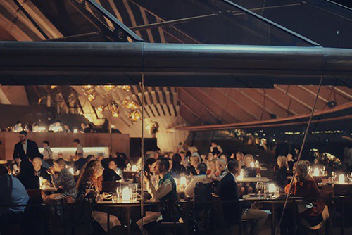 diners enjoying the atmosphere of a good restaurant culture