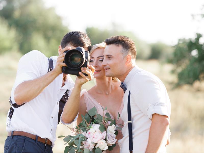 how to become a wedding photographer