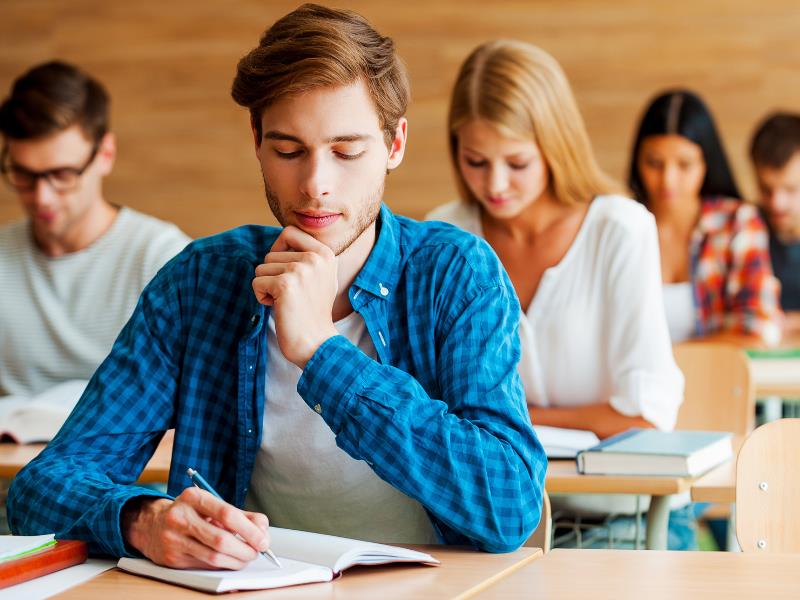 how to become a financial planner