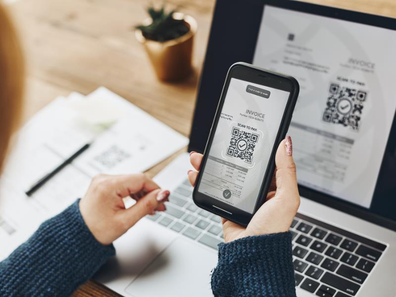 how to scan a qr code - scanning qr code