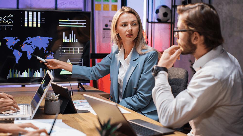 financial analyst job description