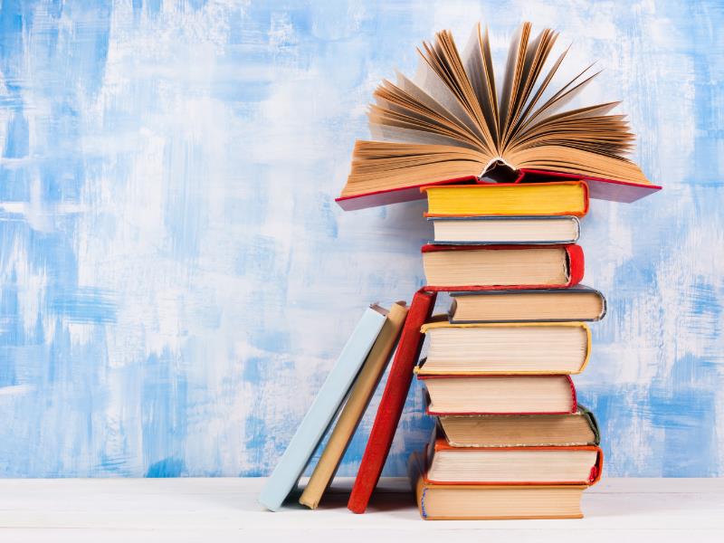 book summaries book pile