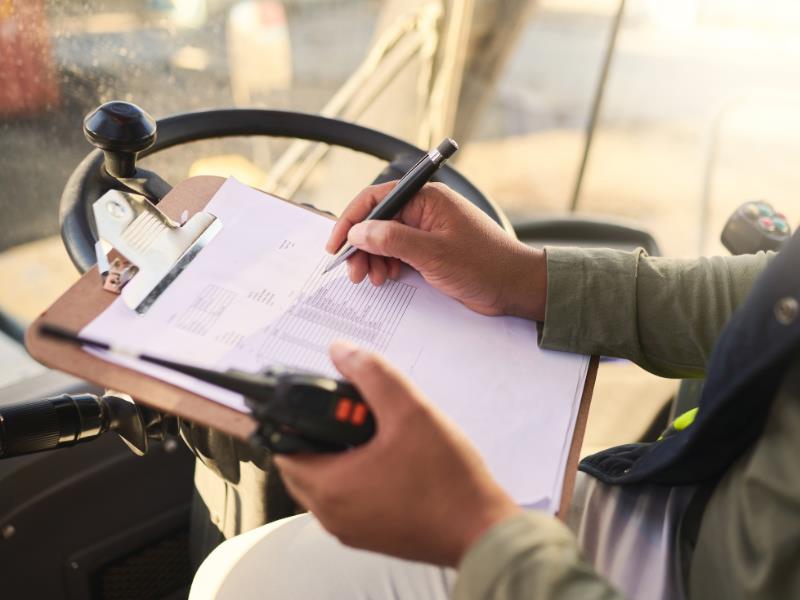 how to become a forklift driver