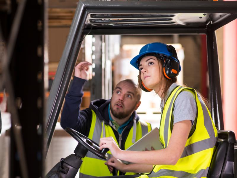 how to become a forklift driver