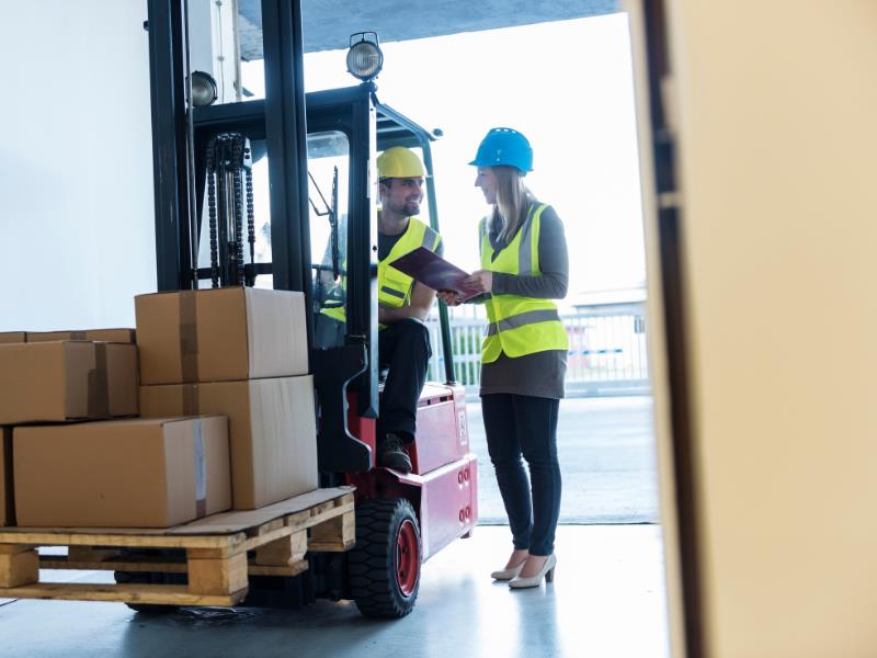 how to become a forklift driver