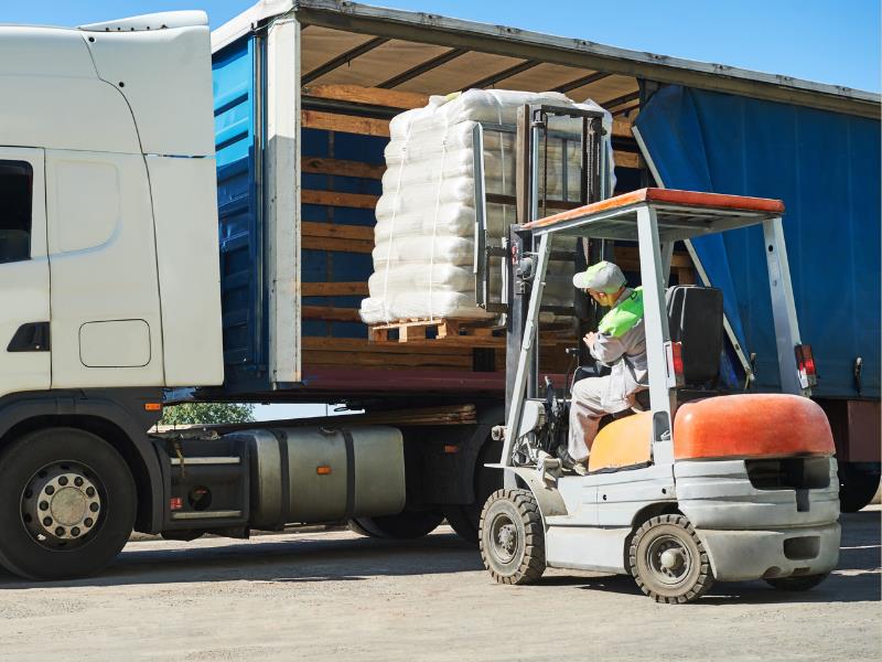 how to become a forklift driver