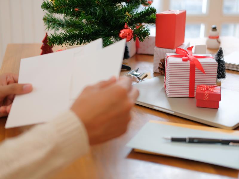 sending business holiday cards
