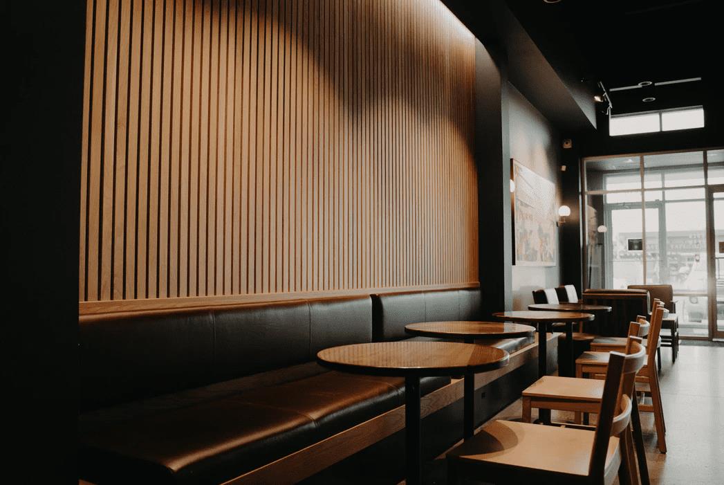 empty tables at a cafe