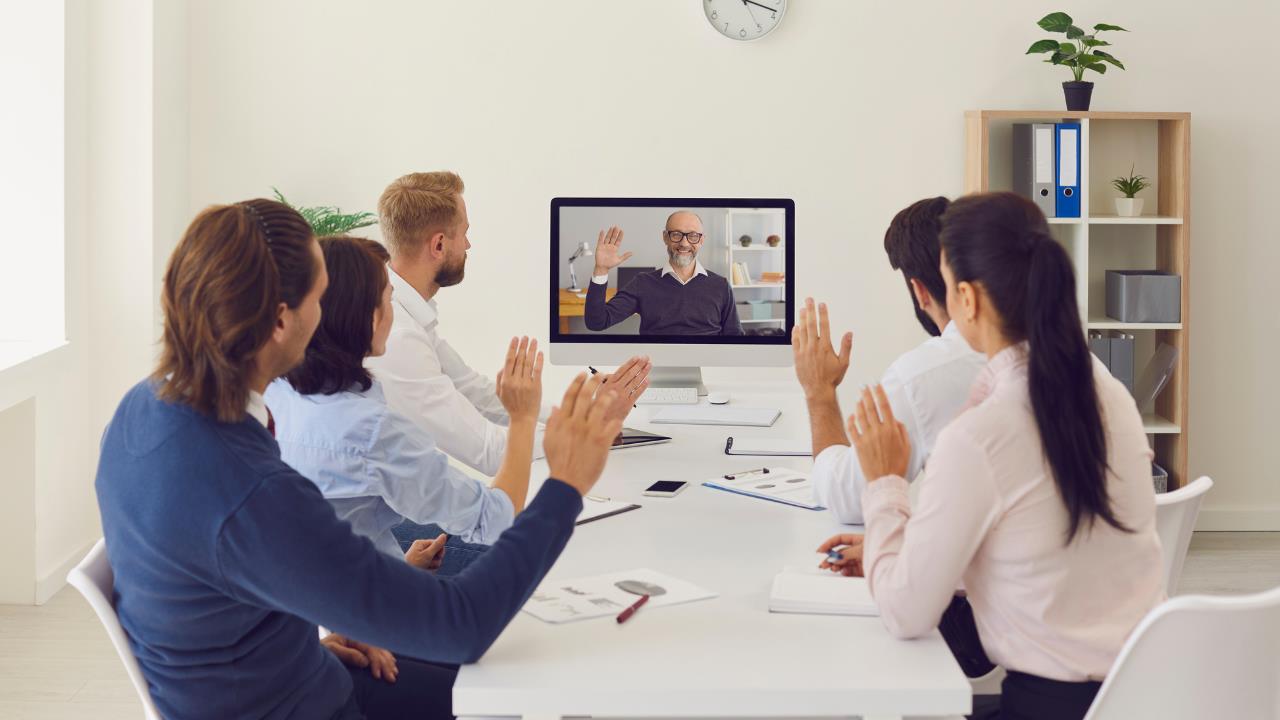 What is a Virtual Employee? The Pros and Cons of Hiring Them