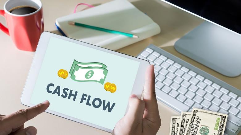 No Kids And Still Broke: 12 Ways To Improve Your Cash Flow and Change Your Life
