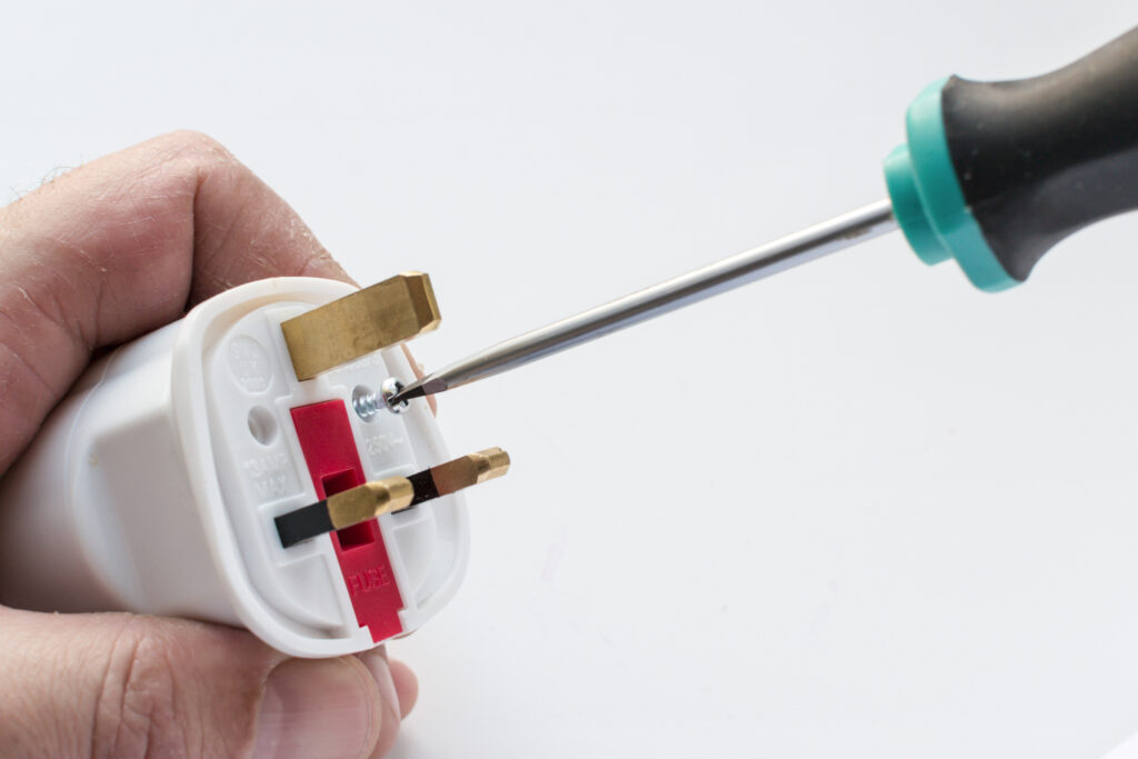 risks of DIY electrical repairs