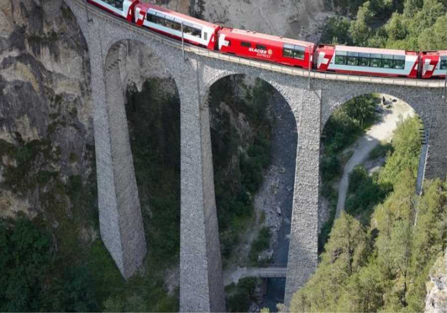13 Breathtaking Train Journeys Around the World You Can’t Miss