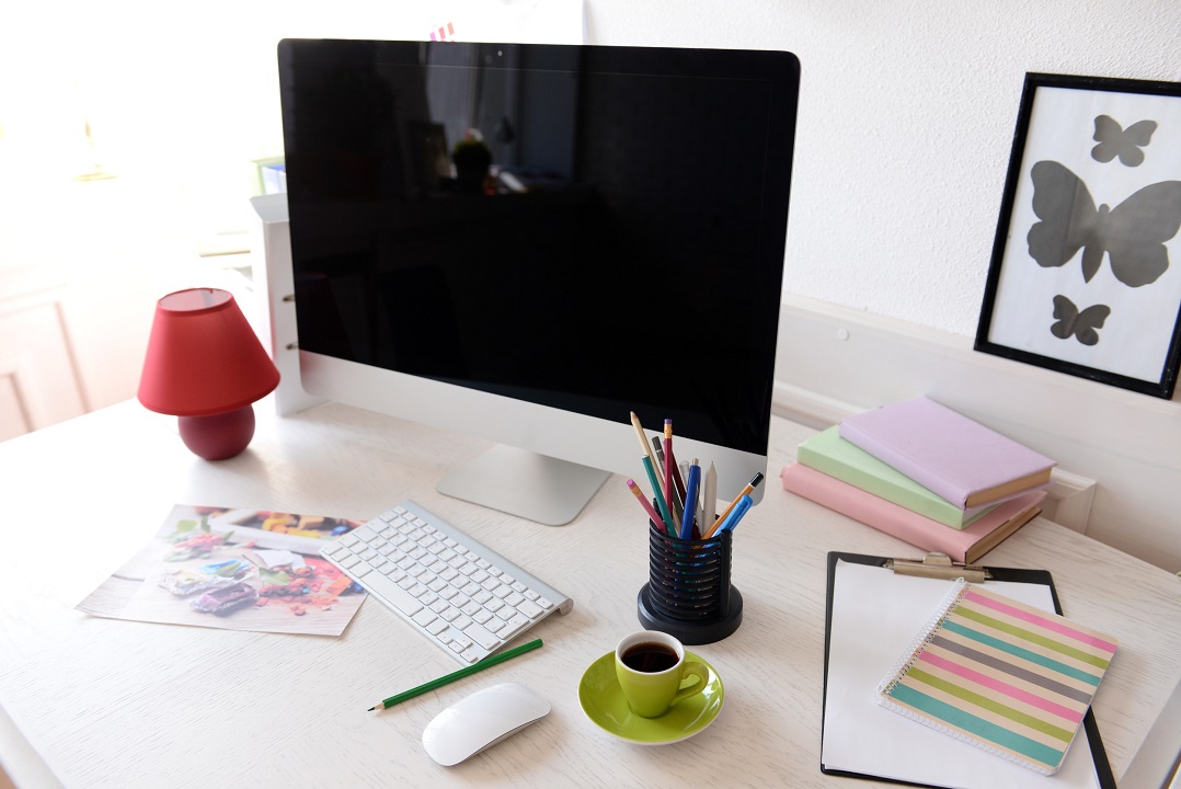 17 Things You Really Don’t Need in Your Minimalist Home Office