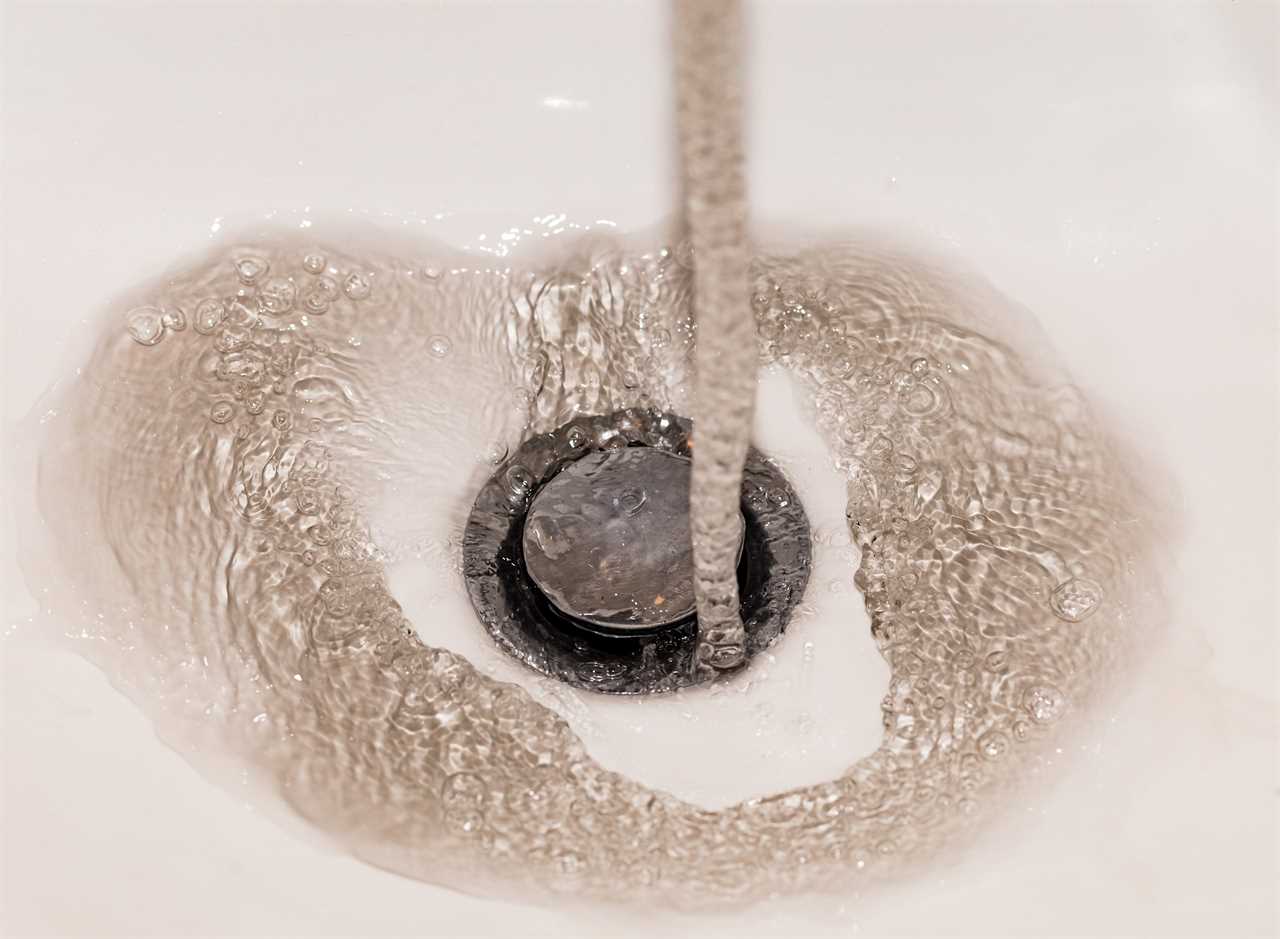 early warning signs of plumbing problems